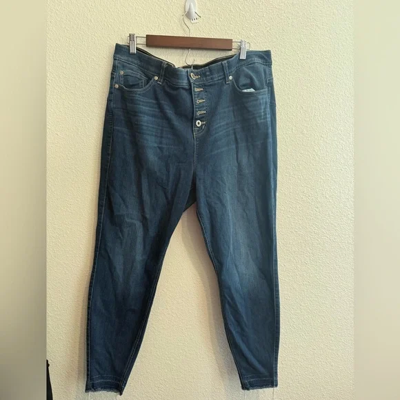 TORRID BOMBSHELL SKINNY JEANS - Picture 1 of 4